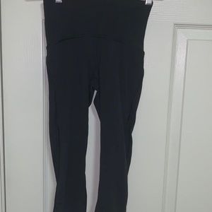 Unworn Lululemon ¾ length yoga pants